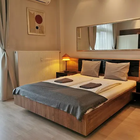 Jackquaters Apartment *