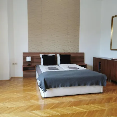 Jackquaters Apartment