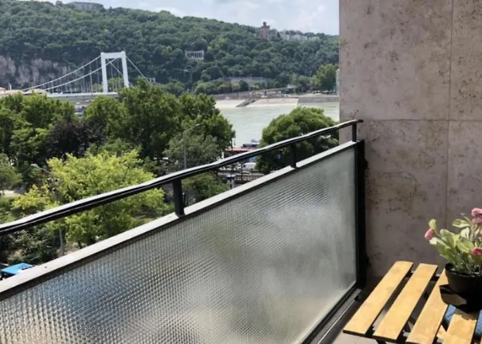 Apartment Jackquaters *