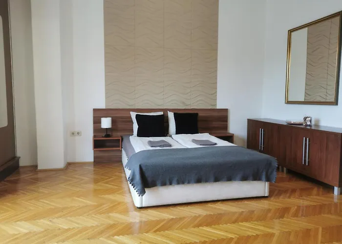 Jackquaters Apartment