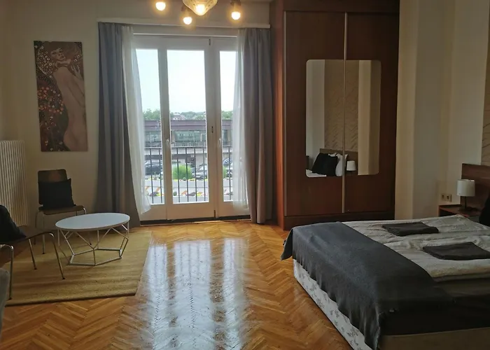 Jackquaters Apartment